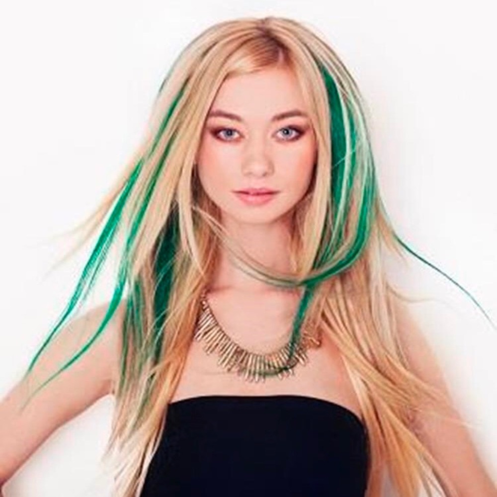 🌱 5 for 30! 💚 Long Clip-In Hair Extension Neon Green 21”